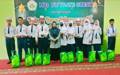 Santunan Anak yatim/Piatu dan Bubur Suro sebagai Lambang Peringatan 10 Muharrom